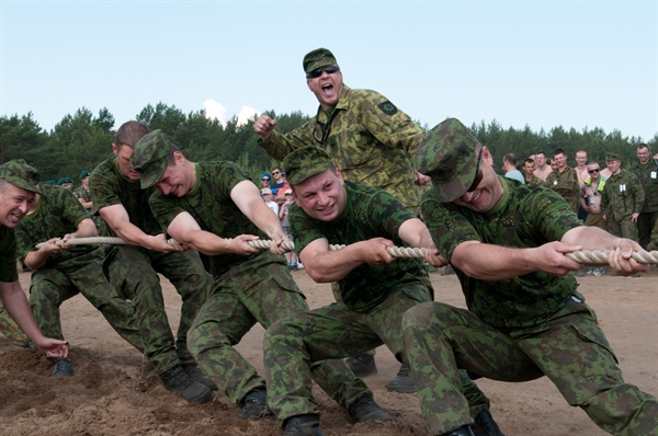 File:Lithuanian soldiers compete in tug of war during a cultural ...