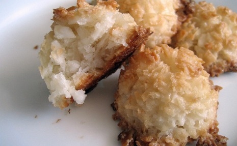 Can you make macaroons without almond paste and coconut?
