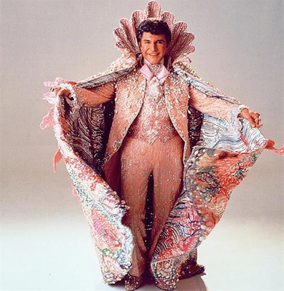 What’s the difference between Adam Lambert and Liberace?