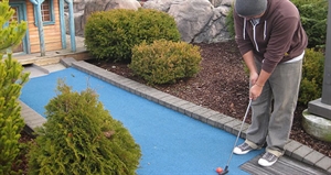Miniature Golf Day - Is miniature golf a romantic activity for Valentine's Day?