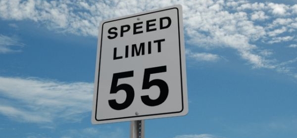 What are the maximum penalties for speeding 80 mph on a 50 - 55 mph speed limit in Chicago?